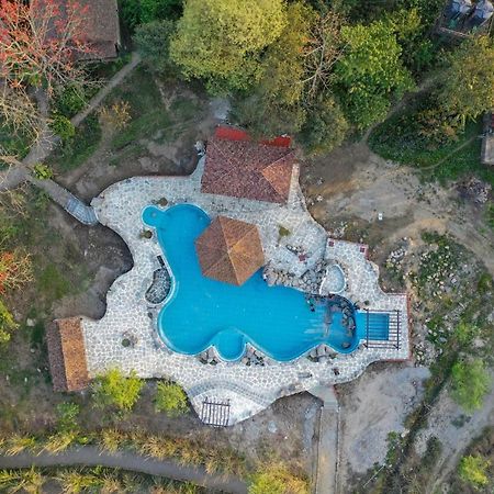 מלון Meghauli Siddhartha Wildlife Retreat מראה חיצוני תמונה