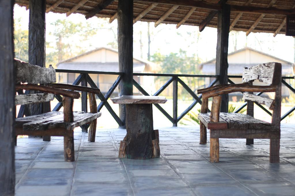 מלון Meghauli Siddhartha Wildlife Retreat מראה חיצוני תמונה
