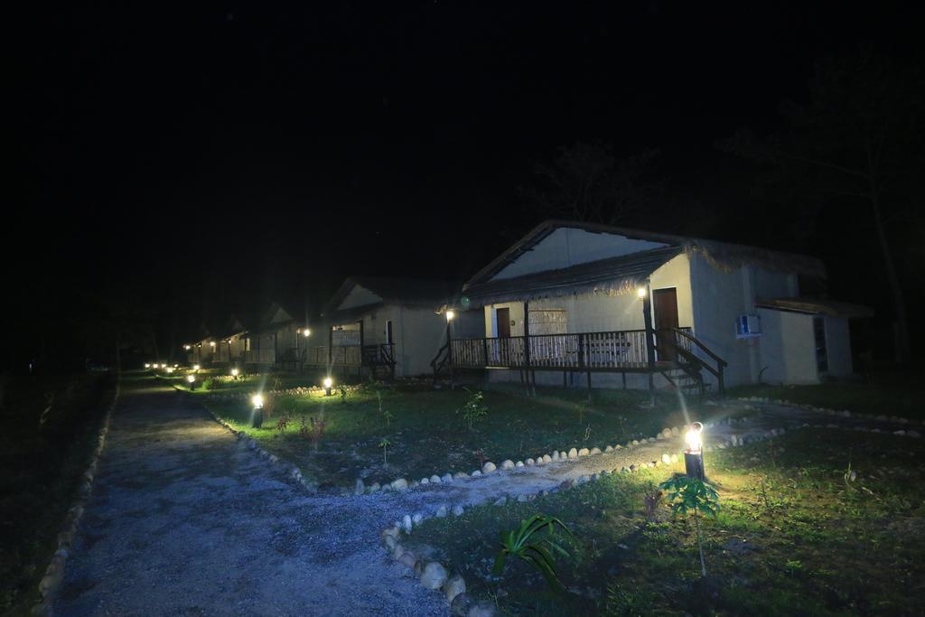 מלון Meghauli Siddhartha Wildlife Retreat מראה חיצוני תמונה