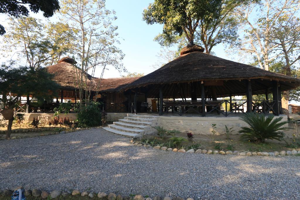 מלון Meghauli Siddhartha Wildlife Retreat מראה חיצוני תמונה