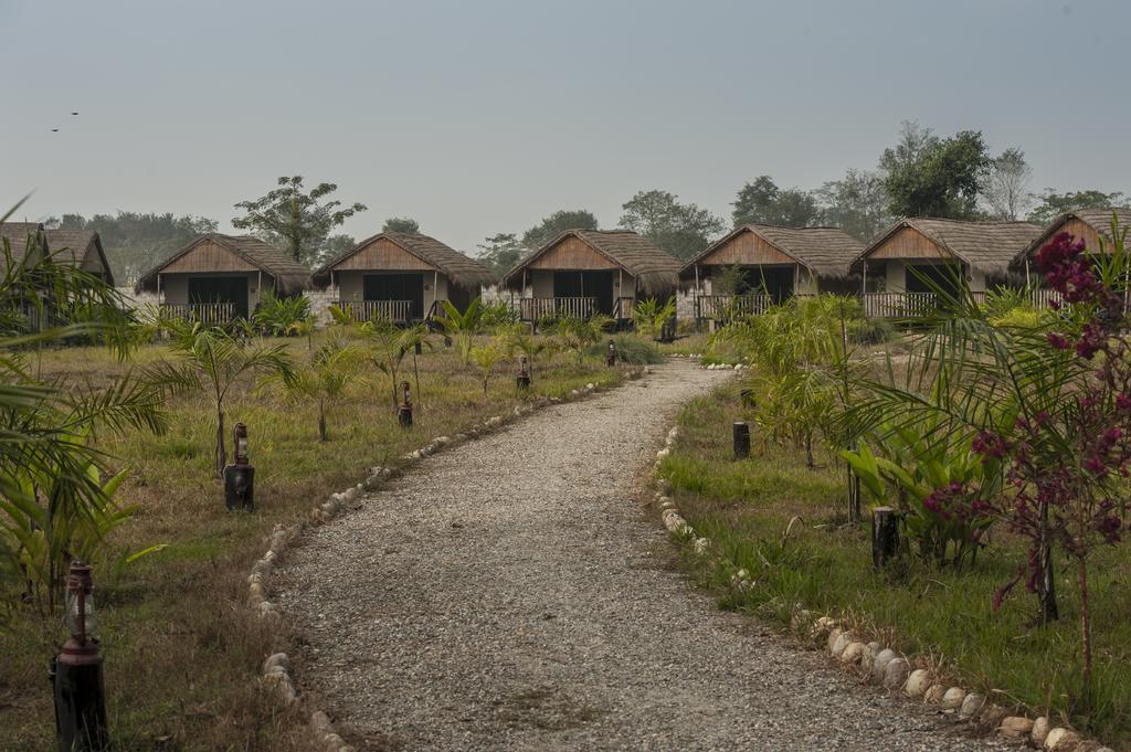 מלון Meghauli Siddhartha Wildlife Retreat מראה חיצוני תמונה